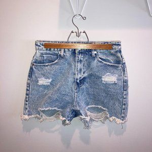 HIGH RISE VINTAGE-STYLE DENIM SHORTS